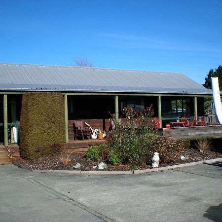 Te Waka Lodge 蒂阿瑙湖 外观 照片