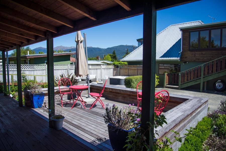 Te Waka Lodge 蒂阿瑙湖 外观 照片