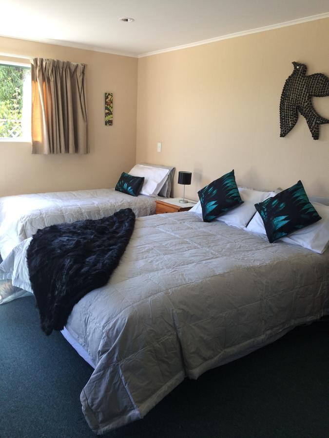 Te Waka Lodge 蒂阿瑙湖 外观 照片